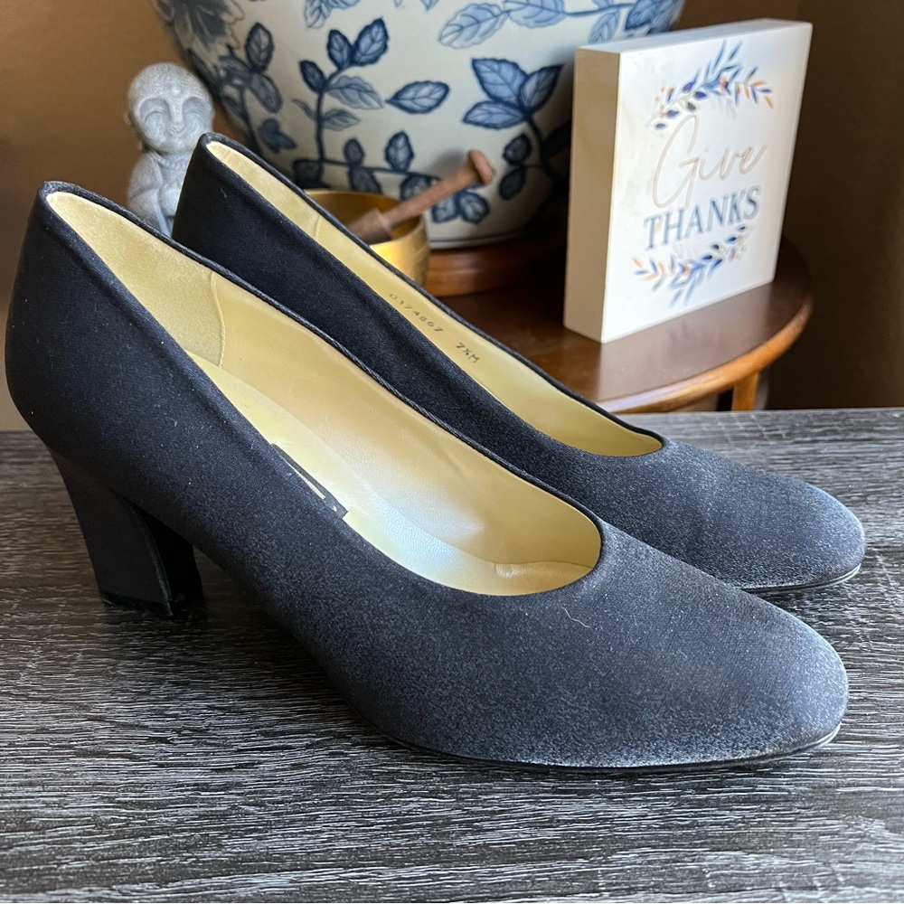 Nina Black Textured Fabric Pumps Block Heels US7.5